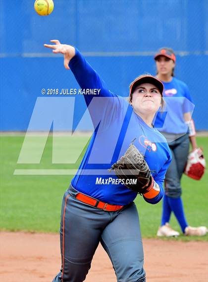 Thumbnail 2 in Savanna vs Bishop Gorman photogallery.