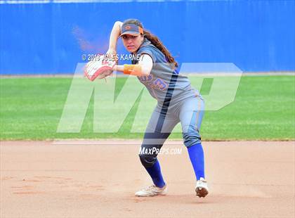 Thumbnail 2 in Savanna vs Bishop Gorman photogallery.