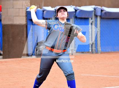 Thumbnail 3 in Savanna vs Bishop Gorman photogallery.