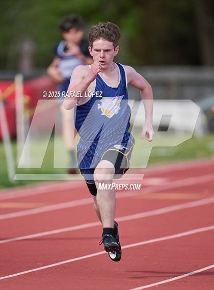 Thumbnail 2 in Rosehill Eagle Relays (400M) photogallery.