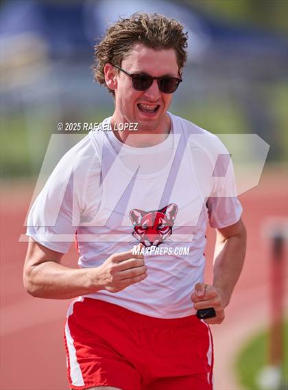 Thumbnail 1 in Rosehill Eagle Relays (400M) photogallery.