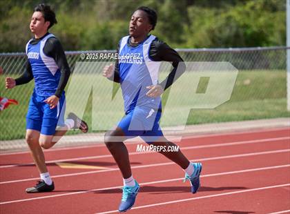 Thumbnail 2 in Rosehill Eagle Relays (400M) photogallery.