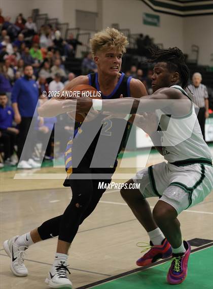 Thumbnail 2 in Fort Wayne Blackhawk Christian @ Fort Wayne South Side photogallery.