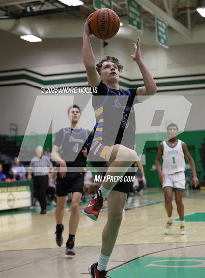 Thumbnail 1 in Fort Wayne Blackhawk Christian @ Fort Wayne South Side photogallery.