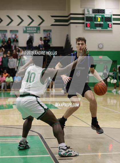 Thumbnail 3 in Fort Wayne Blackhawk Christian @ Fort Wayne South Side photogallery.