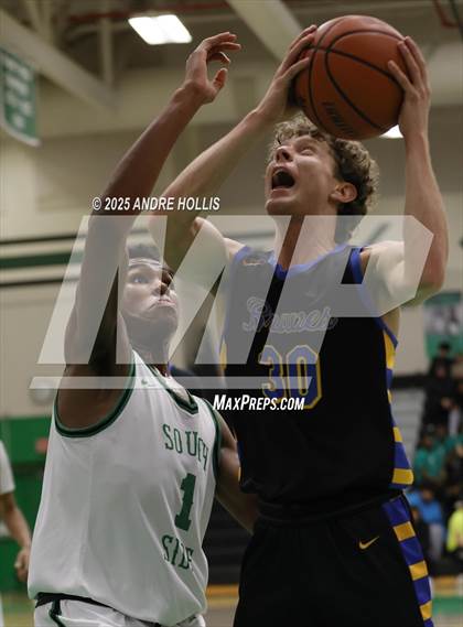 Thumbnail 2 in Fort Wayne Blackhawk Christian @ Fort Wayne South Side photogallery.