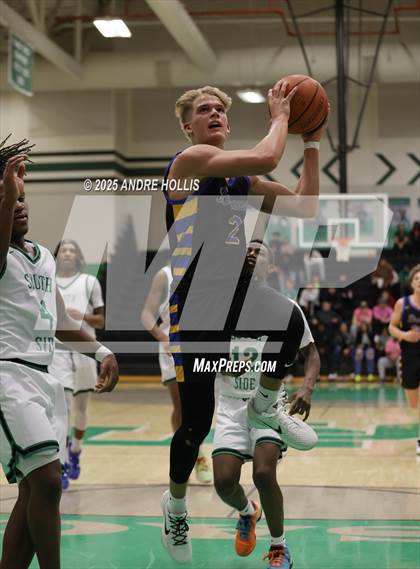 Thumbnail 2 in Fort Wayne Blackhawk Christian @ Fort Wayne South Side photogallery.