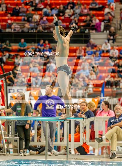 Thumbnail 1 in UIL 6A Swimming & Diving Finals (Diving) photogallery.