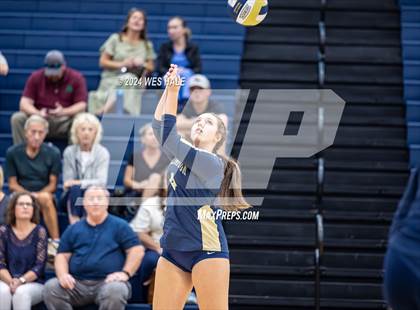 Thumbnail 3 in Harding Academy @ Arlington photogallery.