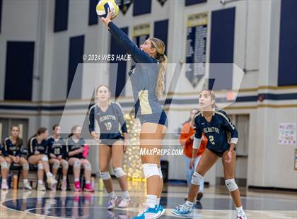 Thumbnail 3 in Harding Academy @ Arlington photogallery.