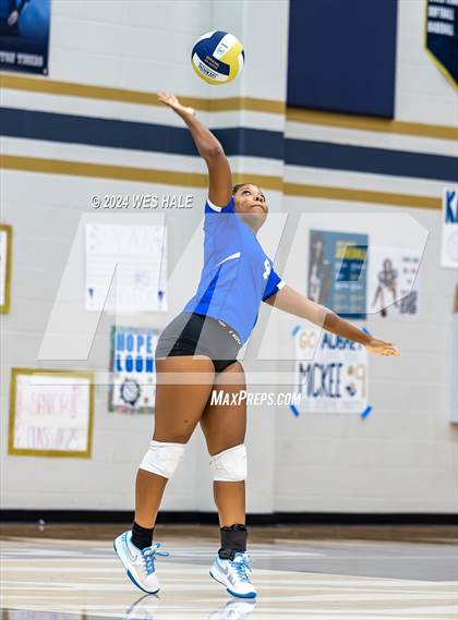Thumbnail 3 in Harding Academy @ Arlington photogallery.