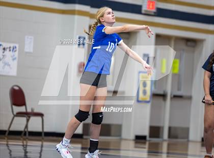 Thumbnail 3 in Harding Academy @ Arlington photogallery.