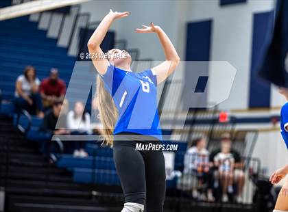 Thumbnail 3 in Harding Academy @ Arlington photogallery.