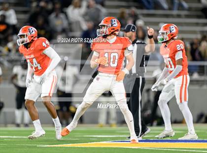 Thumbnail 2 in Klein Oak vs Bridgeland (UIL 6A D1 Football Bi-District) photogallery.