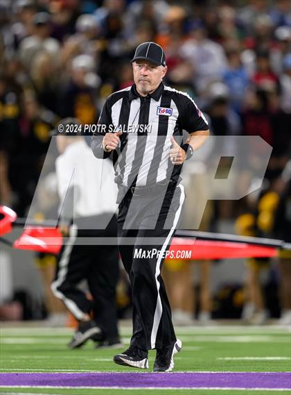 Thumbnail 1 in Klein Oak vs Bridgeland (UIL 6A D1 Football Bi-District) photogallery.