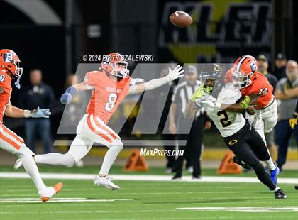 Thumbnail 2 in Klein Oak vs Bridgeland (UIL 6A D1 Football Bi-District) photogallery.