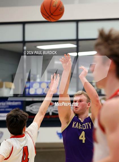Thumbnail 3 in Redbank Valley vs. Karns City (District 9 2A Final) photogallery.