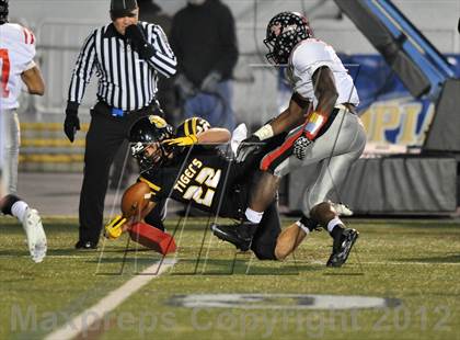 Thumbnail 2 in Coatesville vs. North Allegheny (PIAA AAAA Final) photogallery.