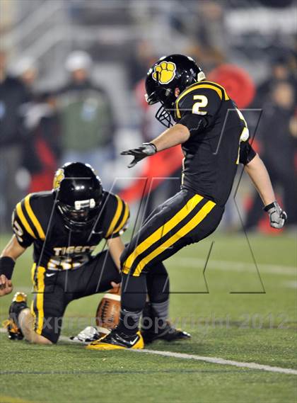 Thumbnail 3 in Coatesville vs. North Allegheny (PIAA AAAA Final) photogallery.