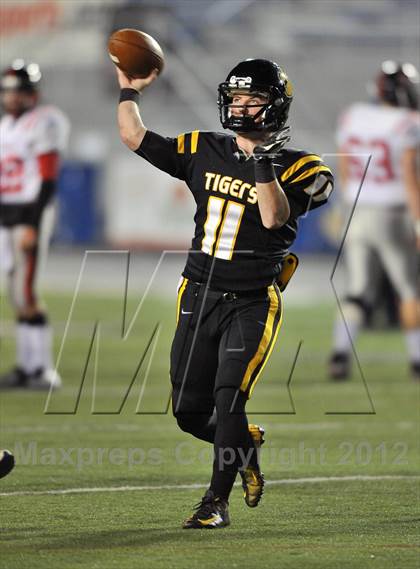 Thumbnail 2 in Coatesville vs. North Allegheny (PIAA AAAA Final) photogallery.