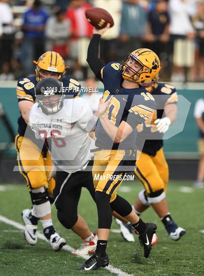 Thumbnail 1 in Clarkson Football North (Mississauga, Ontario) @ St. Ignatius photogallery.