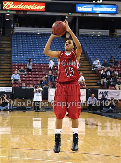 Thumbnail 1 in Vallejo vs. St. Francis (CIF SJS D2 Final) photogallery.