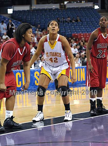 Thumbnail 2 in Vallejo vs. St. Francis (CIF SJS D2 Final) photogallery.