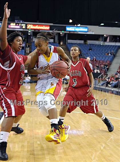 Thumbnail 2 in Vallejo vs. St. Francis (CIF SJS D2 Final) photogallery.