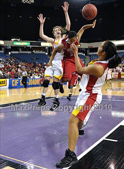 Thumbnail 3 in Vallejo vs. St. Francis (CIF SJS D2 Final) photogallery.