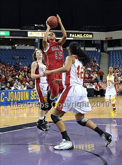Thumbnail 2 in Vallejo vs. St. Francis (CIF SJS D2 Final) photogallery.