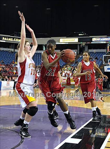 Thumbnail 1 in Vallejo vs. St. Francis (CIF SJS D2 Final) photogallery.