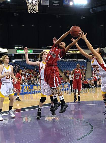 Thumbnail 2 in Vallejo vs. St. Francis (CIF SJS D2 Final) photogallery.
