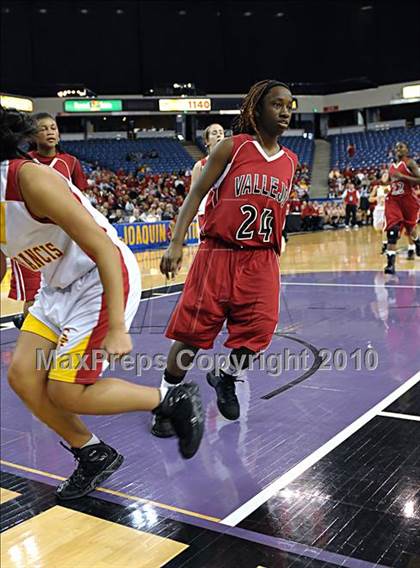 Thumbnail 2 in Vallejo vs. St. Francis (CIF SJS D2 Final) photogallery.