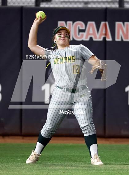 Thumbnail 2 in Greenway vs. Salpointe Catholic (AIA 4A Finals) photogallery.