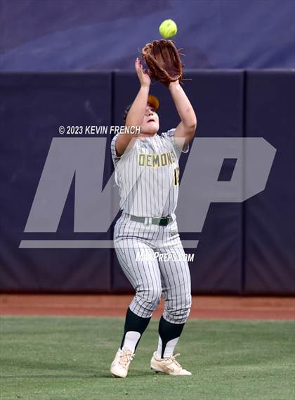 Thumbnail 3 in Greenway vs. Salpointe Catholic (AIA 4A Finals) photogallery.
