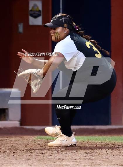 Thumbnail 3 in Greenway vs. Salpointe Catholic (AIA 4A Finals) photogallery.