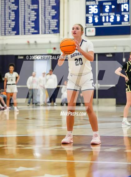 Thumbnail 3 in Monarch vs Columbine (CHSAA 6A Playoffs Round 1) photogallery.