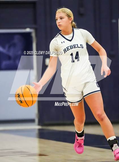 Thumbnail 2 in Monarch vs Columbine (CHSAA 6A Playoffs Round 1) photogallery.