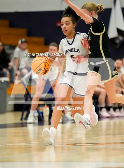 Thumbnail 3 in Monarch vs Columbine (CHSAA 6A Playoffs Round 1) photogallery.