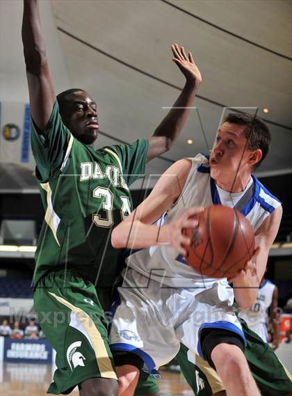 Thumbnail 2 in Damien vs. Santa Margarita (CIF SS DIV 3AA Final) photogallery.