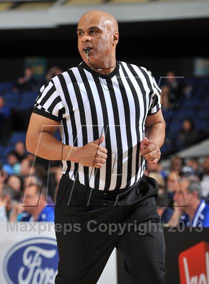 Thumbnail 3 in Damien vs. Santa Margarita (CIF SS DIV 3AA Final) photogallery.