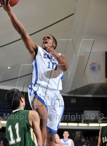 Thumbnail 3 in Damien vs. Santa Margarita (CIF SS DIV 3AA Final) photogallery.