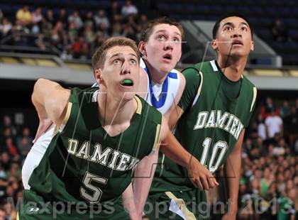 Thumbnail 3 in Damien vs. Santa Margarita (CIF SS DIV 3AA Final) photogallery.