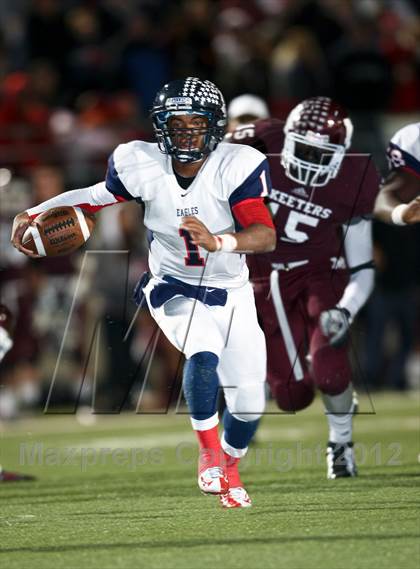 Thumbnail 3 in Mesquite vs. Allen (UIL 5A Division 1 Region 2 Area Playoff) photogallery.