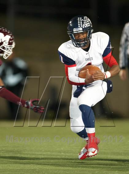 Thumbnail 3 in Mesquite vs. Allen (UIL 5A Division 1 Region 2 Area Playoff) photogallery.