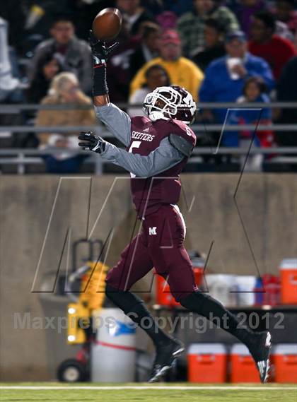 Thumbnail 2 in Mesquite vs. Allen (UIL 5A Division 1 Region 2 Area Playoff) photogallery.
