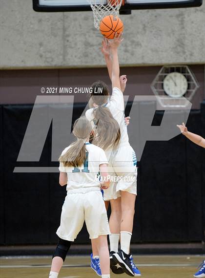 Thumbnail 2 in Santa Margarita vs. Aliso Niguel (Tom Riach Tournament) photogallery.