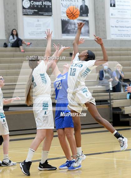 Thumbnail 3 in Santa Margarita vs. Aliso Niguel (Tom Riach Tournament) photogallery.