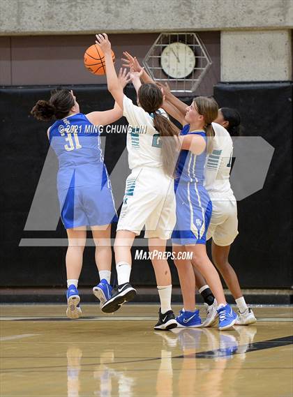 Thumbnail 1 in Santa Margarita vs. Aliso Niguel (Tom Riach Tournament) photogallery.