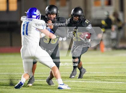 Thumbnail 2 in Midlothian vs South Oak Cliff (UIL 5A Bi-District Playoff) photogallery.
